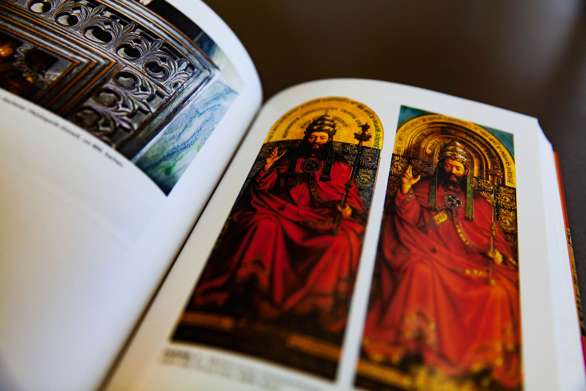 Bild des aufgeschlagenen Buches "Unzeitgemäße Techniken" Bild des aufgeschlagenen Buches "Unzeitgemäße Techniken"