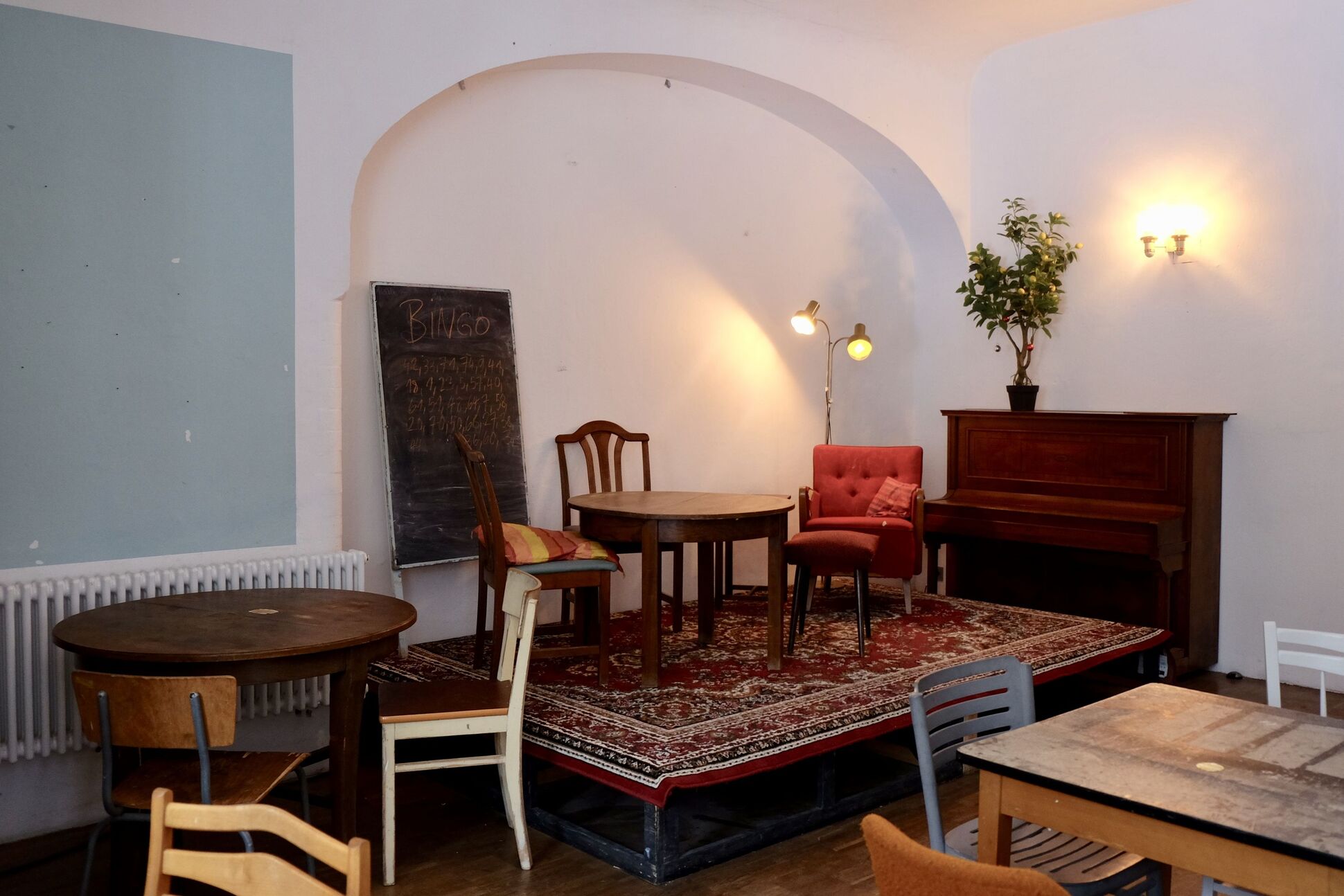 Der Innenraum des Cafés OHA. Der Innenraum des Cafés OHA.