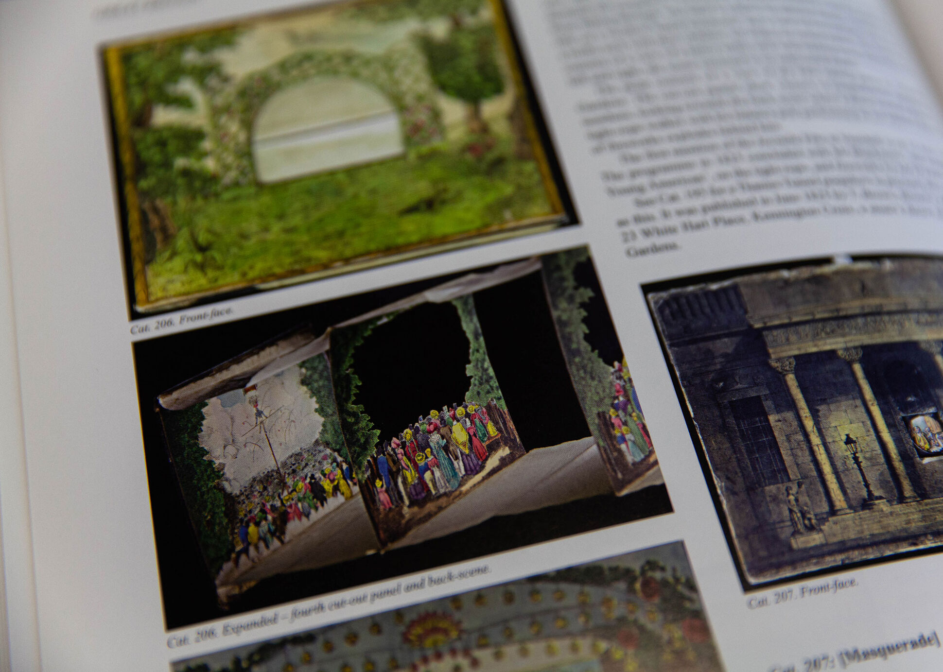 Detail der dreidimensionalen Klapp- und Faltelemente des Buchs "Papier Peepshow"