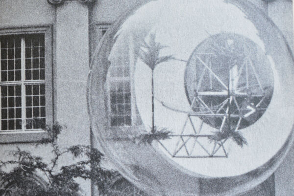 Bild aus dem Innenteil des Buchs "Luftschlosser. Ein Blick auf Haus-Rucker-Co / Post-Haus-Rucker"