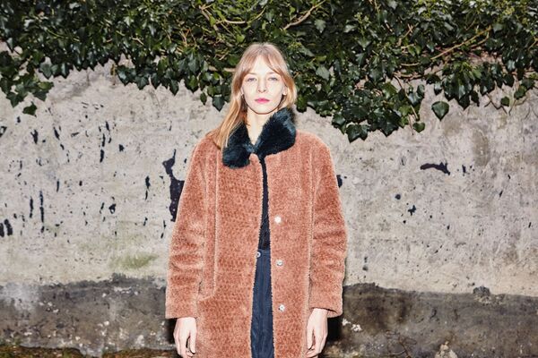 Portrait der Künstlerin Agnieszka Polska.