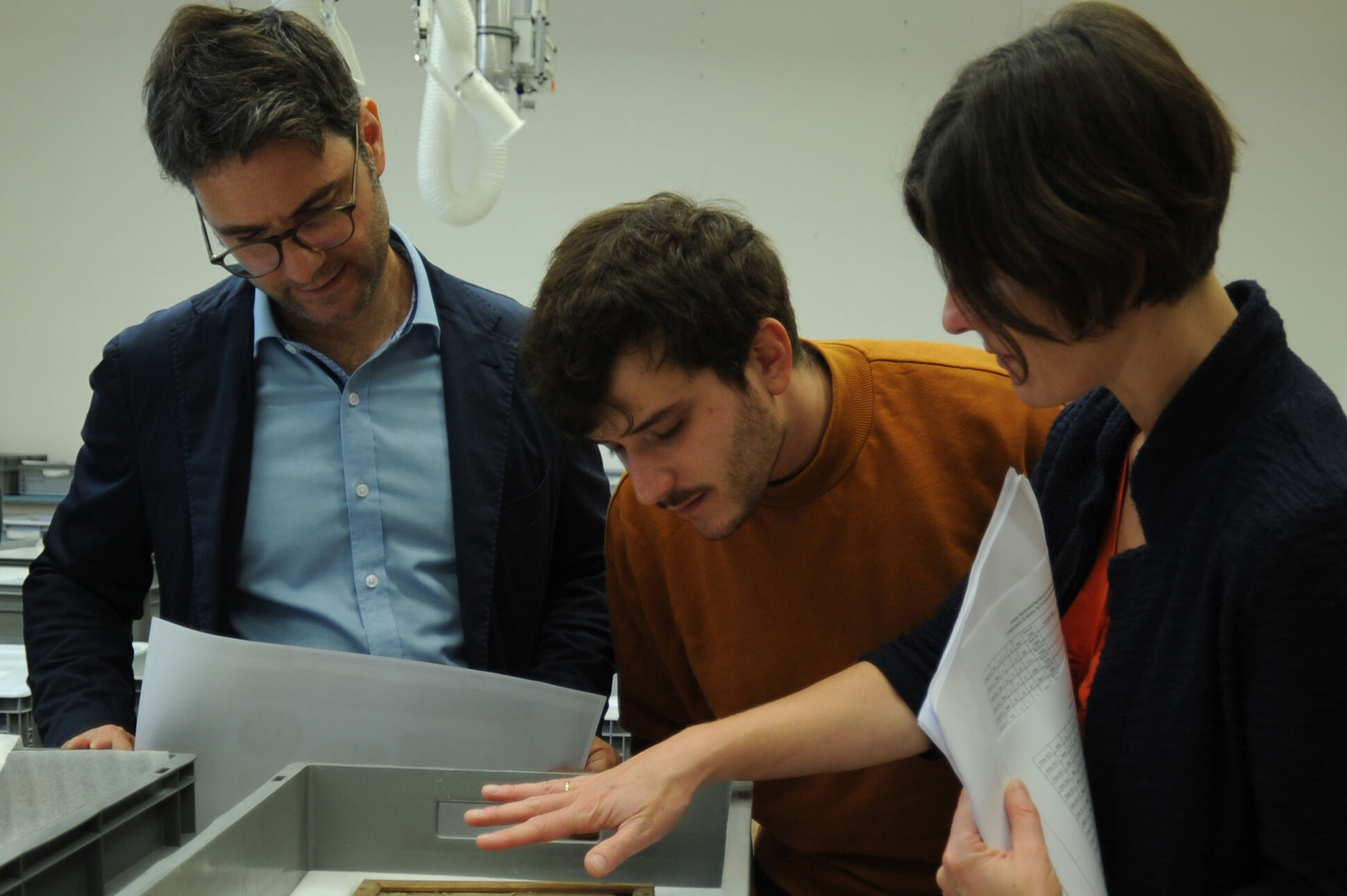 Lehrsituation mit Professor Santner und Studierenden