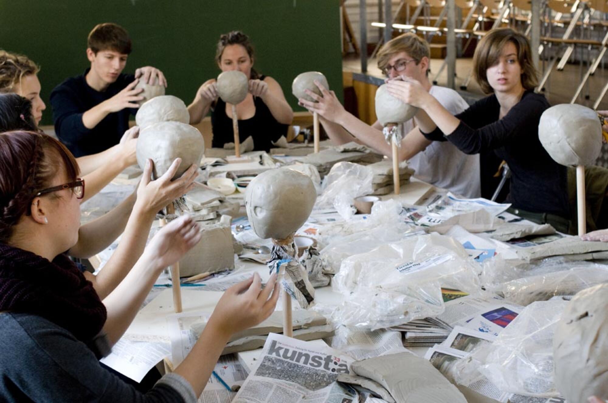 DART_Workshop. Studieninteressierte arbeiten mit Ton.