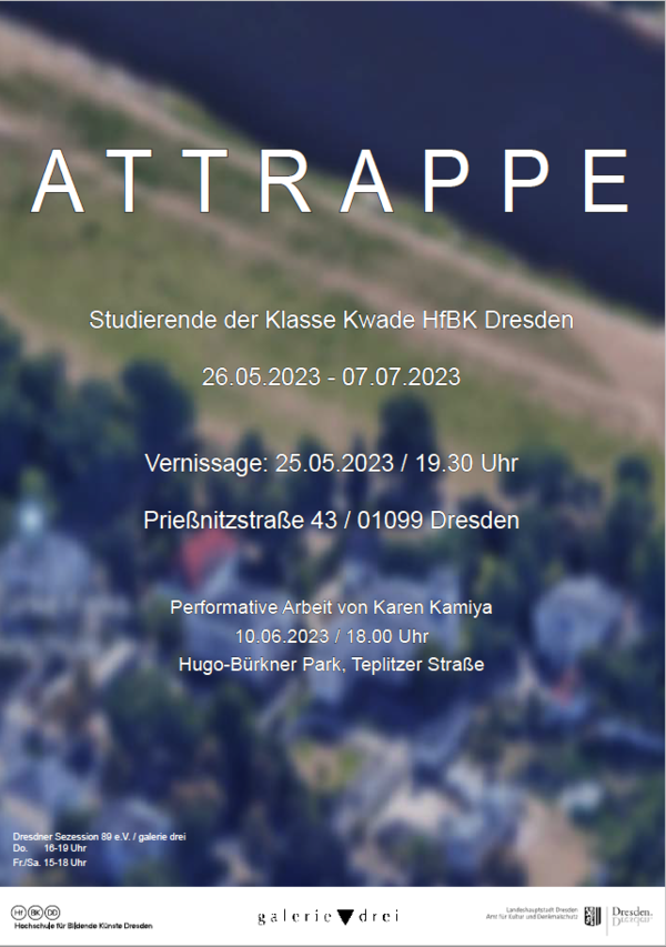 Plakat zur Ausstellung / dunkelblauer Hintergrund mit weißer Schrift