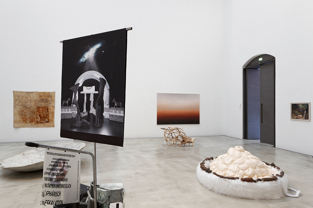 [Translate to English:] Existenz Spuren © Andreas Seeliger | Ausstellungsansicht