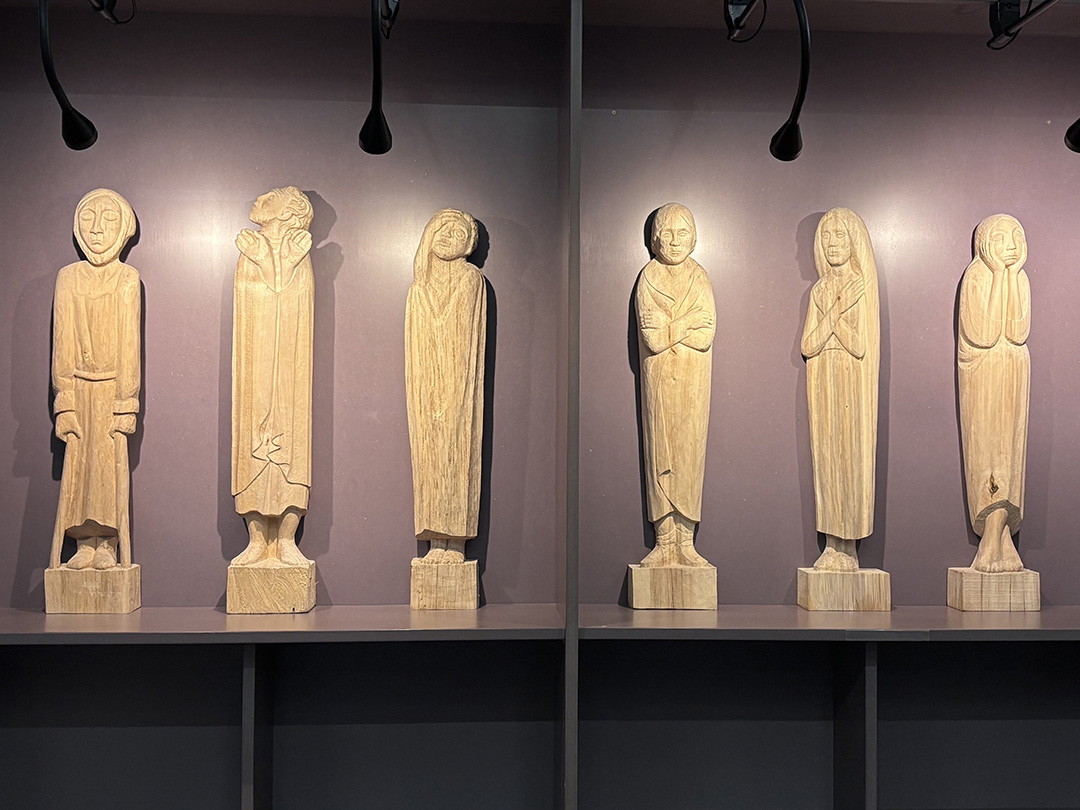 Nachbildung Barlach Skulpturen aus der Theaterplastik Nachbildung Barlach Skulpturen aus der Theaterplastik