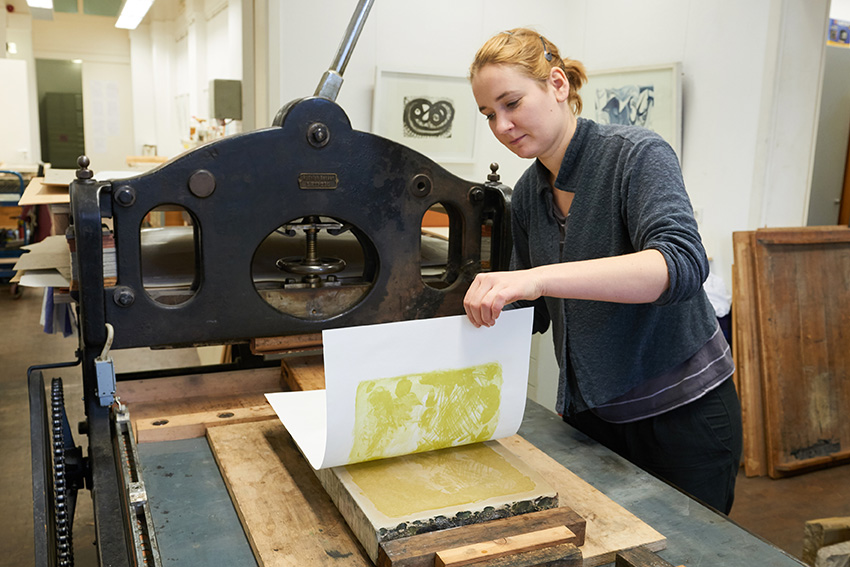 Short_Term_Workshop_Lithografie_Ernst_Hanke_Peter_Hofmann_Fotografie_@Sven_Claus_DSC_1837__23_.jpg