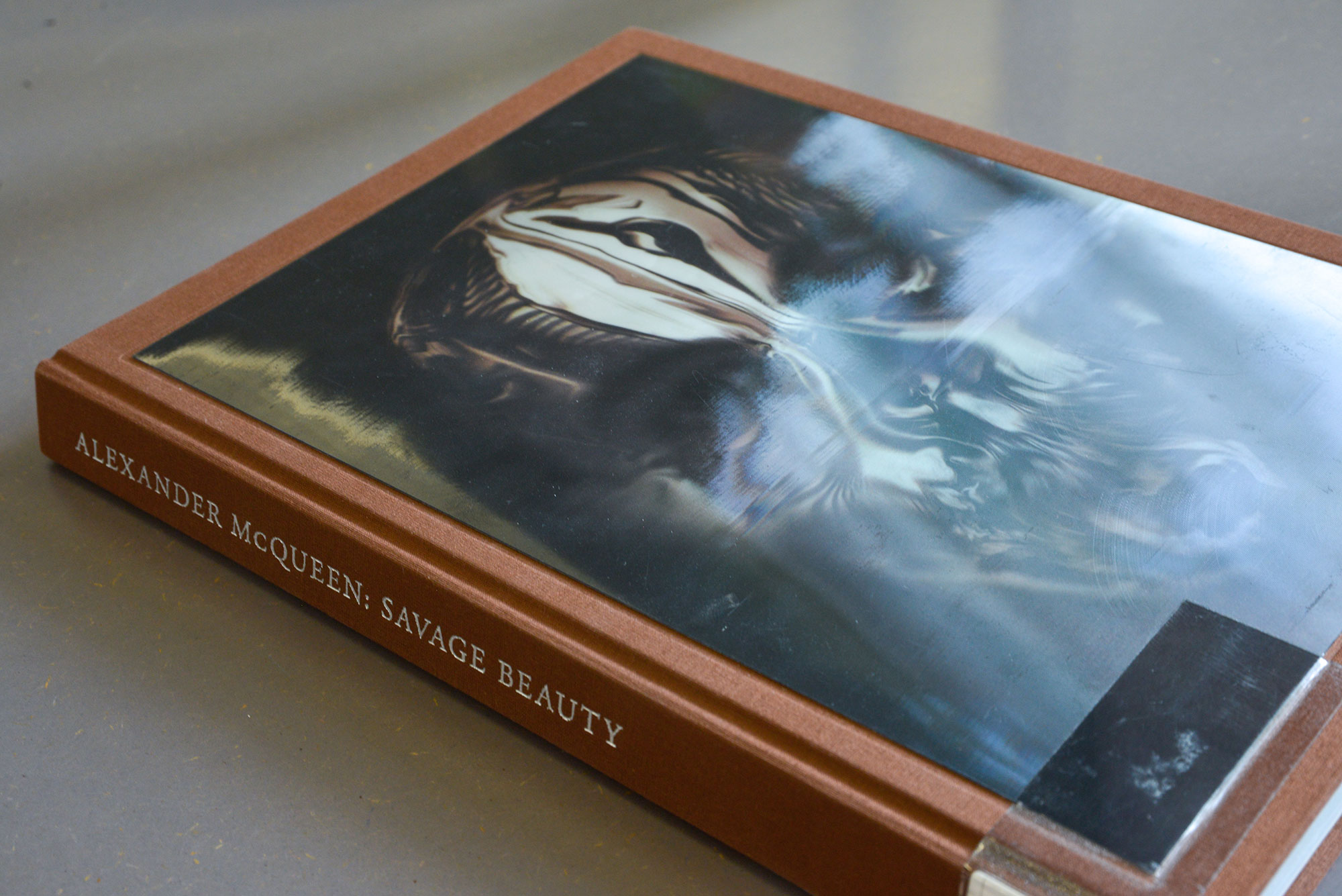 Cover des Buchs "Alexander McQueen. Savage Beauty"