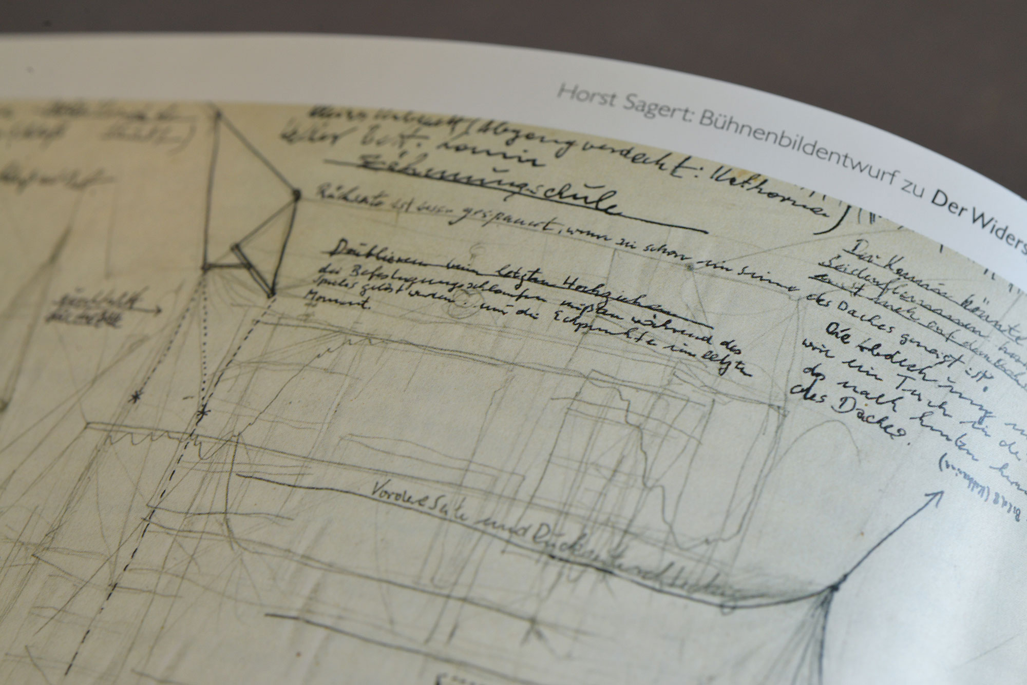 Abbildung im Buch "Peter Zadek und seine Bühnenbilder"